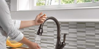 Best Touchless Kitchen Faucets of 2023 – Reviews & Buyer’s Guide