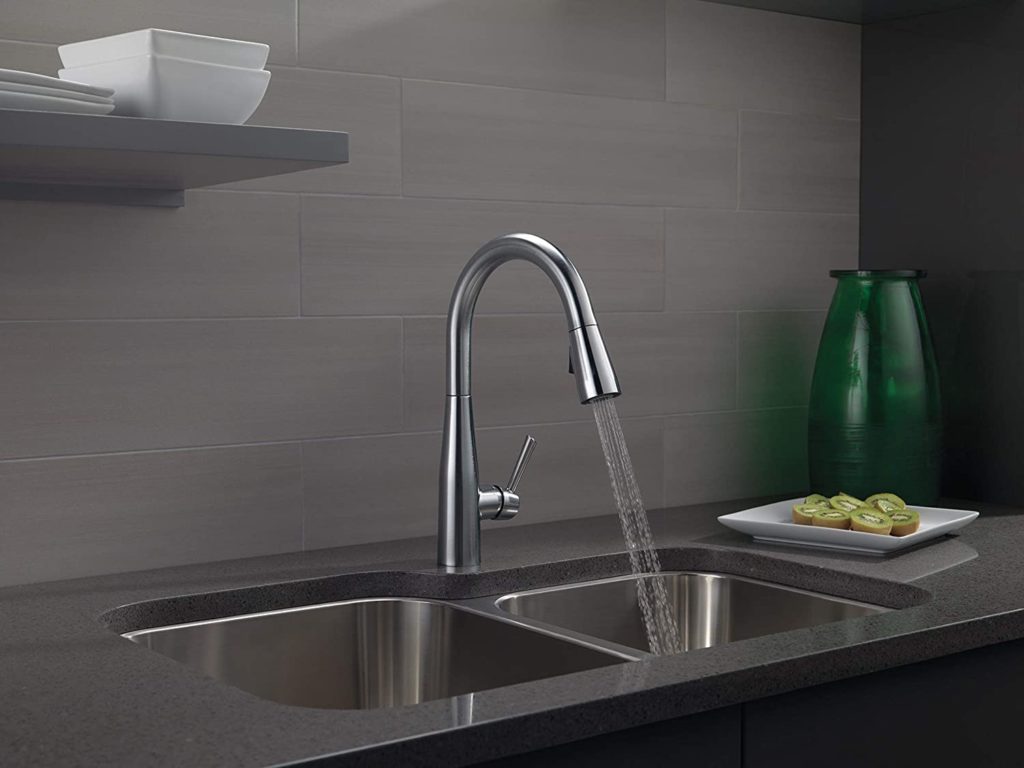 Delta Essa 9113-AR-DST Pull Down Kitchen Faucet Review