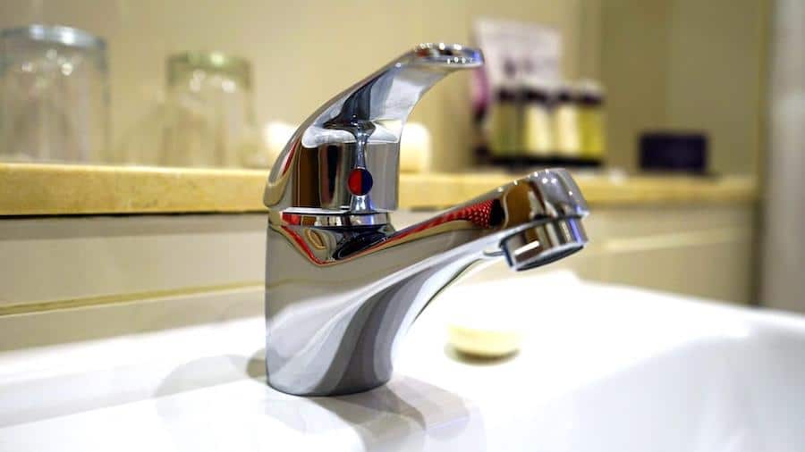 how to fix a compression faucet